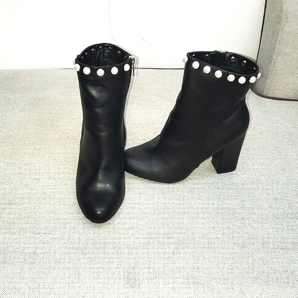 Bamboo Black Boots with Pearl Detail Trim